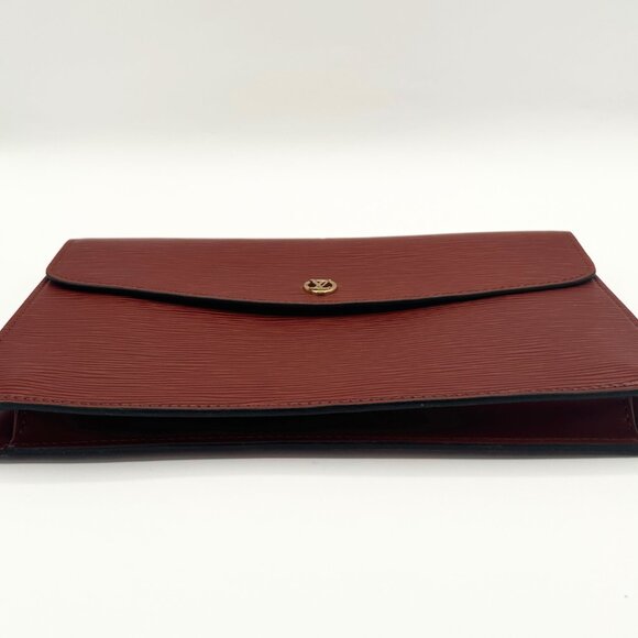 •SOLD•Louis Vuitton Epi Leather Clutch 27 in Cognac Brown - Picture 3 of 11